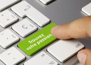 Une image contenant du texte sur la touche d'un clavier électronique : Trouvez votre passion